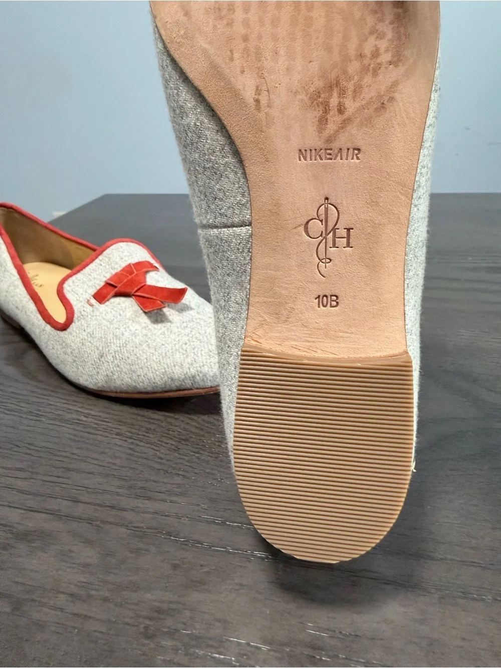 Cole Haan Women’s Tassel Smoking Loafers Gray Wool Red Trim Size 10B